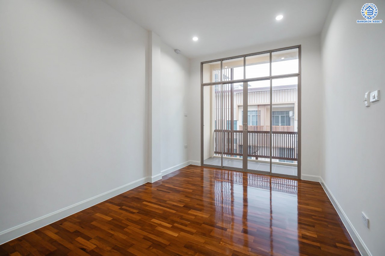 บ้านมือสองตกแต่งใหม่ ดีไซน์สวย โครงการ นนทรีพลัส บางกรวย เนื้อที่ 20 ตร.ว. ฟังก์ชัน 4 ห้องนอน 3 ห้องน้ำ จอดรถได้ 1 คัน รองรับทุกกิจกรรม บนทำเลเชื่อมต่อหลายเส้นทาง ใกล้จุดขึ้นทางด่วน "ประจิมรัถยา" และรถไฟฟ้าสายสีแดง "สถานีบางบำหรุ"